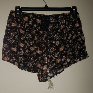 Ambiance Shorts